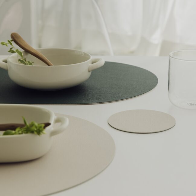 마레브홈 가죽 양면 테이블매트 티코스터 셋트 (2ea), 딥그린 + 아이보리, 2개, 435 x 300mm할인· 1일 남음 상세 이미지 2